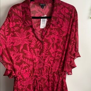 Torrid Red and Pink Leaf Pattern Blouse